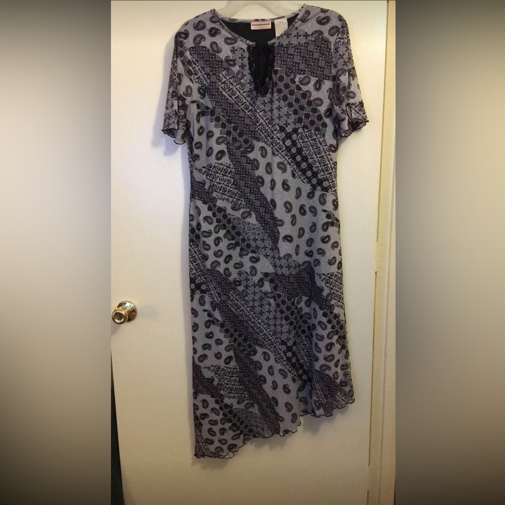 Tapering Expressions Midi Dress ⭐️
